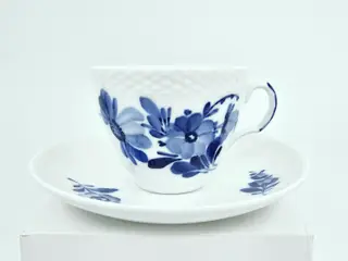 Blå Blomst Flettet Kaffekop nr. 10-8261. sortering 1