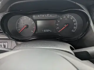 Velholdt Opel Karl sælges.