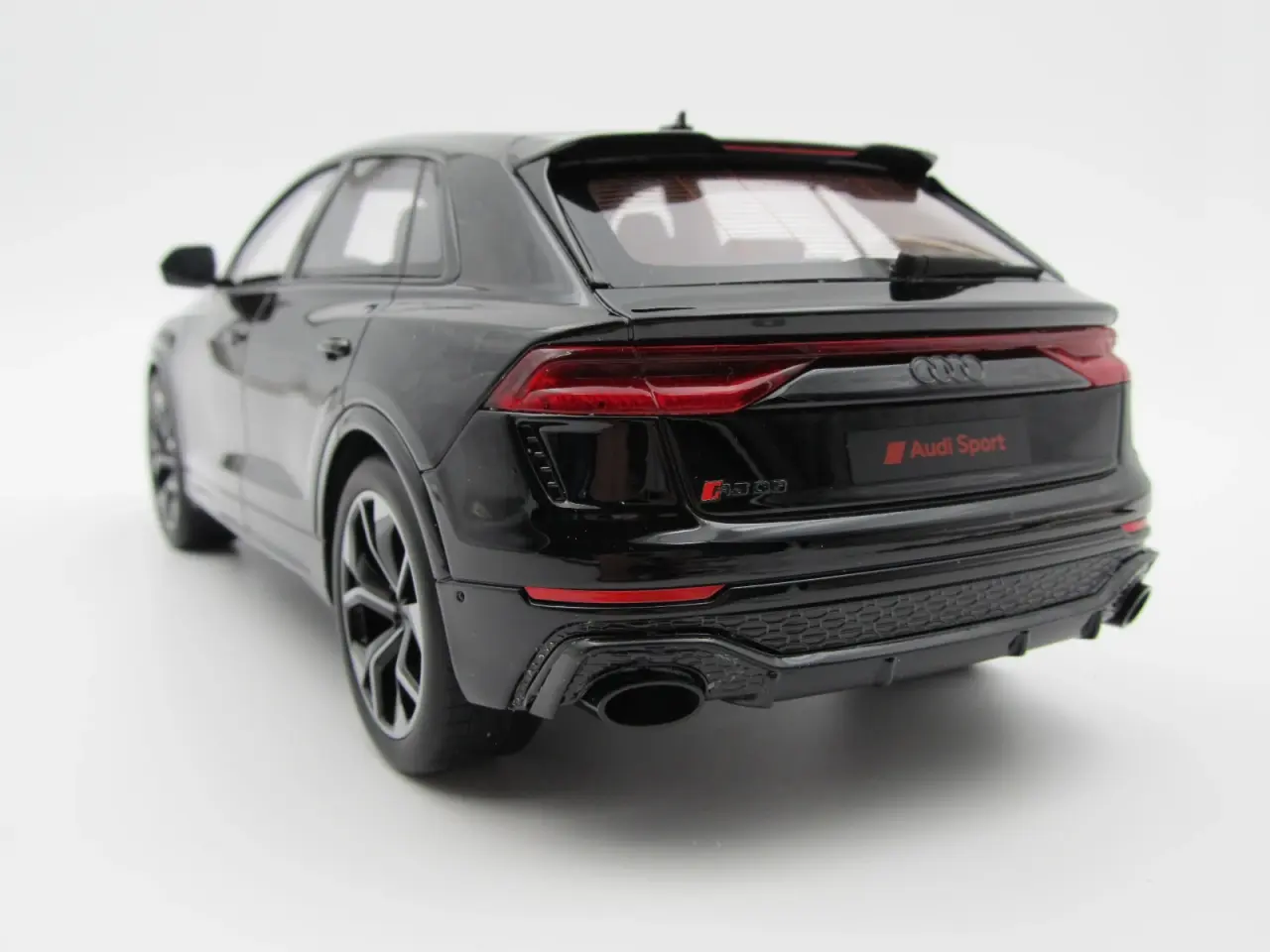 Billede 8 - 2019 Audi RS Q8 Quattro - Limited Edition - 1:18