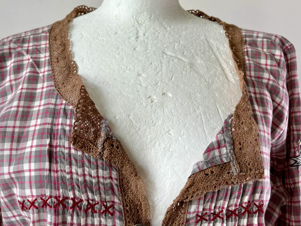 Billede 2 - Odd Molly, ternet bluse, str. 40