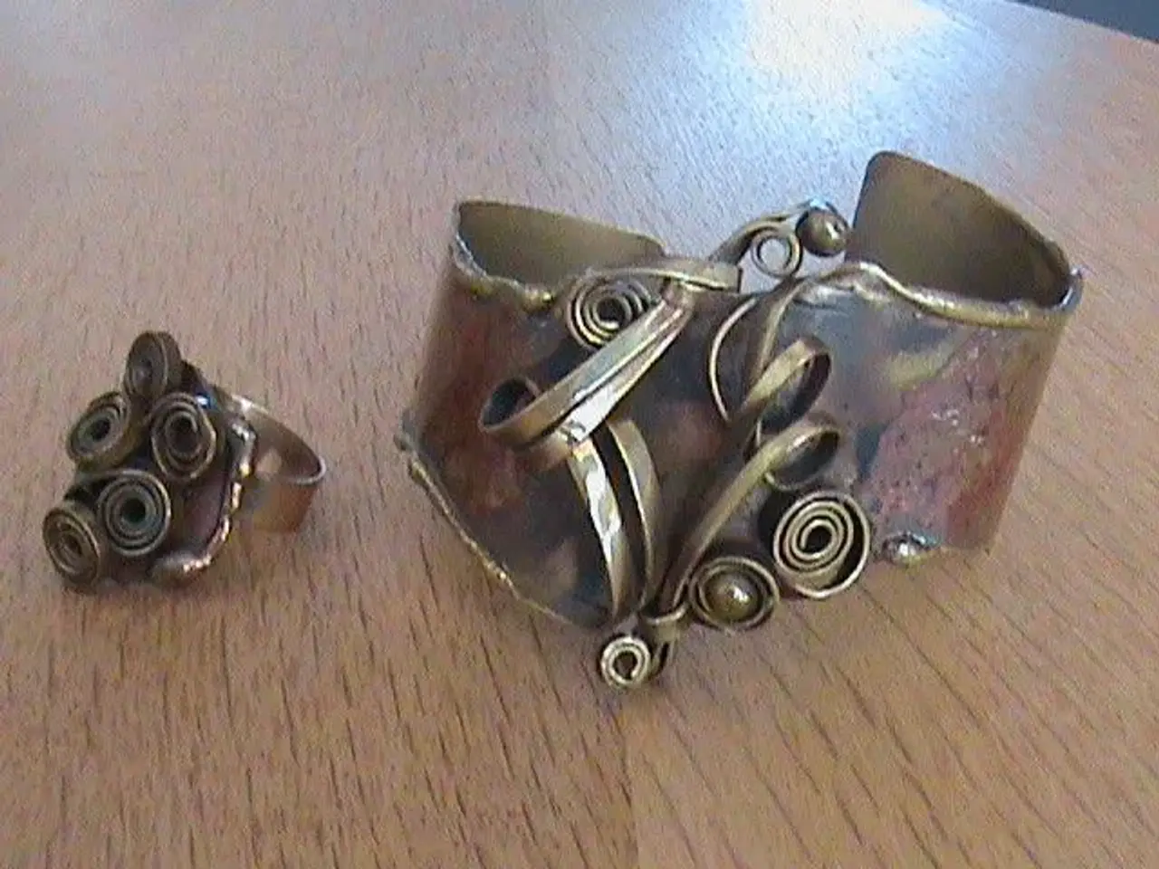 Billede 1 - Smykke sæt ring og armbånd