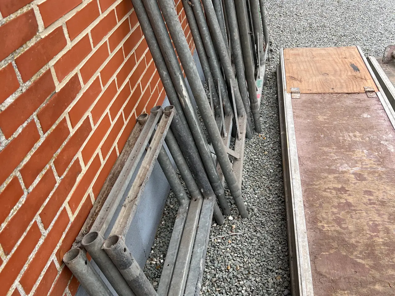 Billede 4 - Facade stillads.