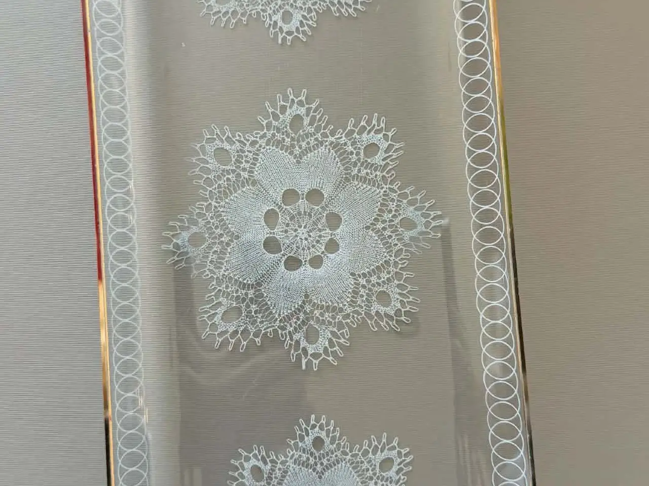 Billede 2 - Vintage glasfad med blondemønster og guldkant