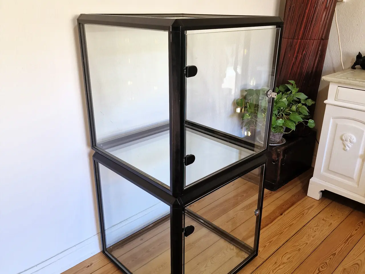 Billede 8 - 2 stk Store firkantede glasmontre.