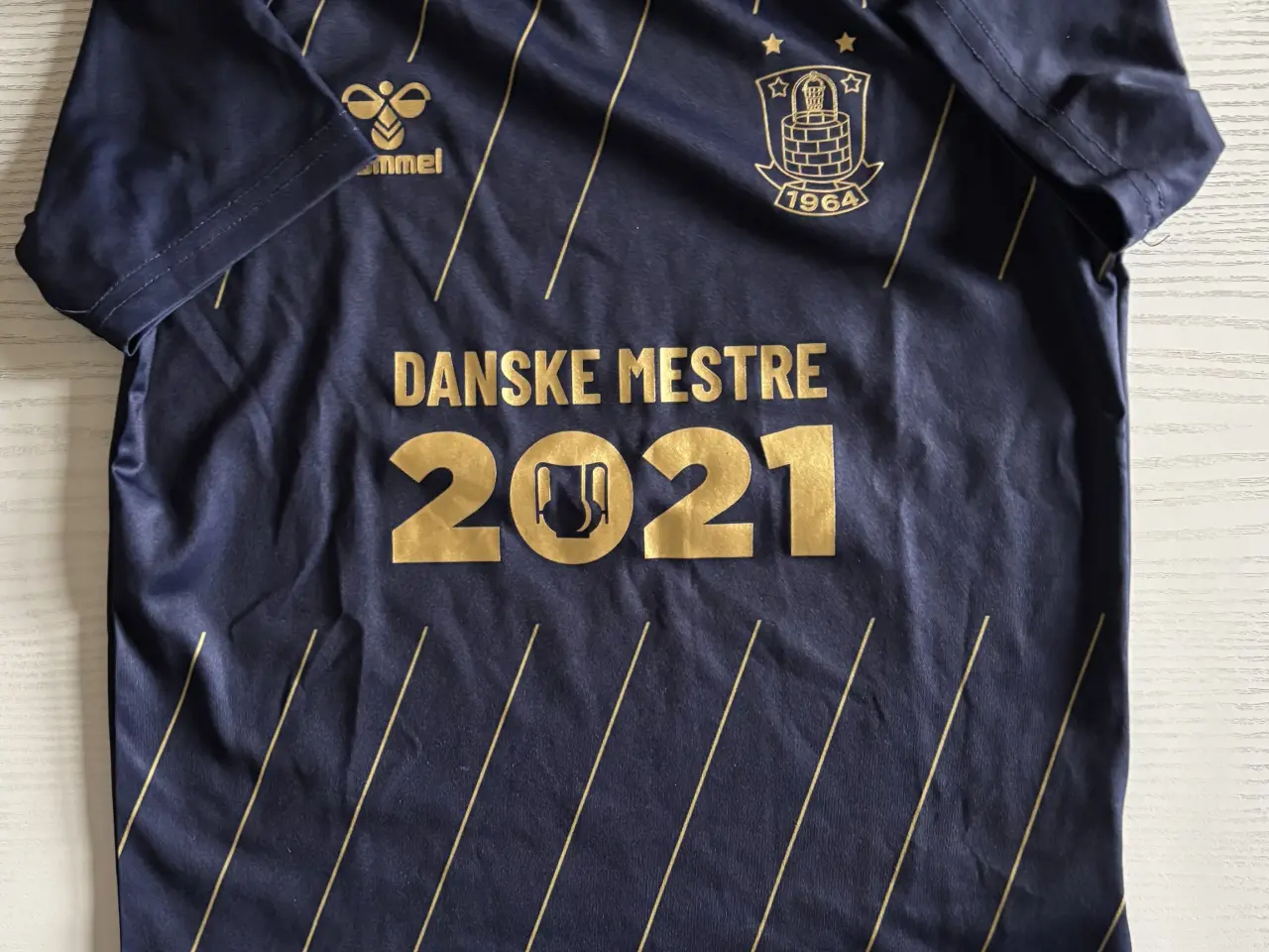 Billede 2 - Sportstøj, Bluse Hummel str. 140