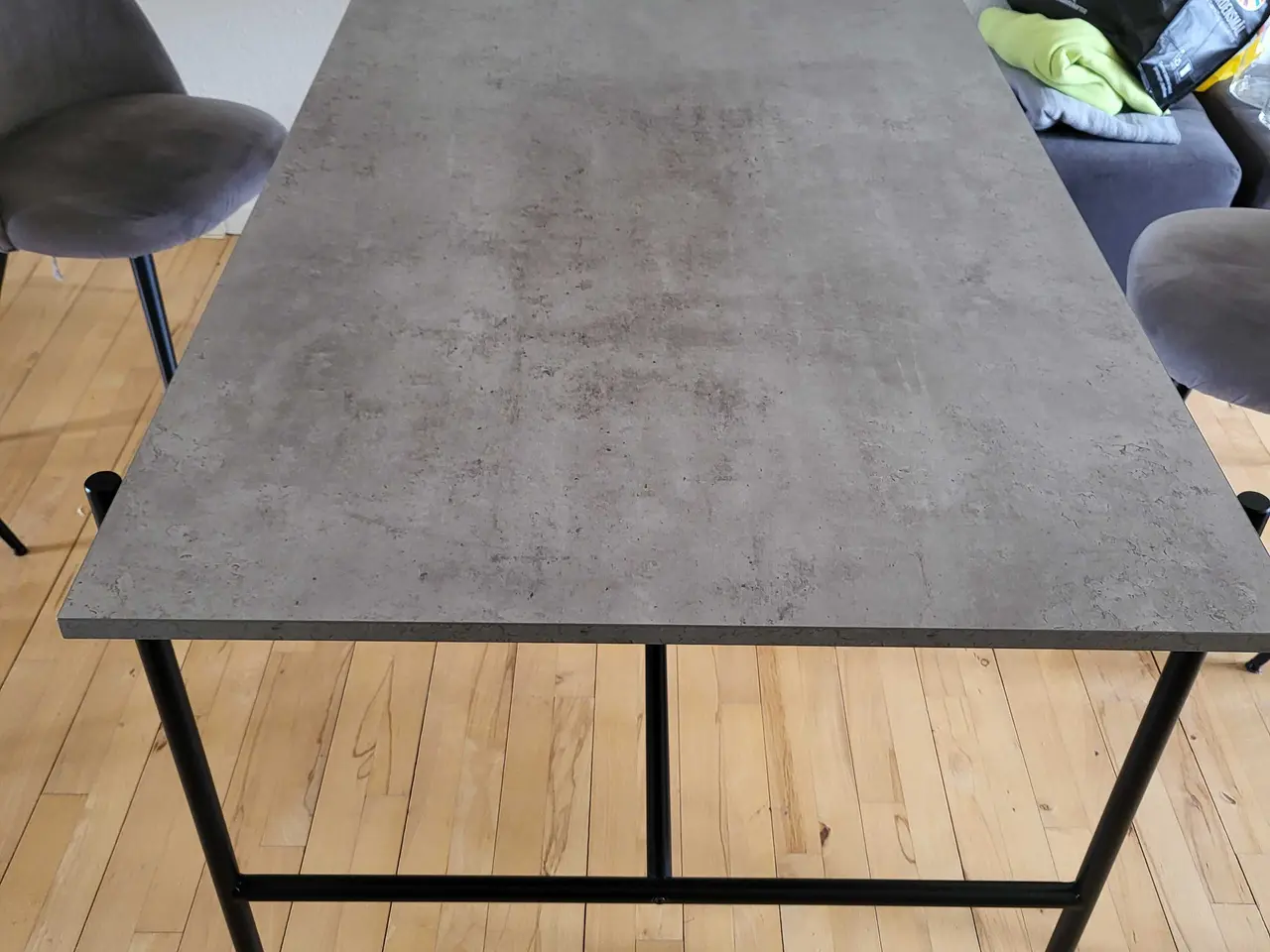 Billede 4 - Spisebordssæt +sidebord. 