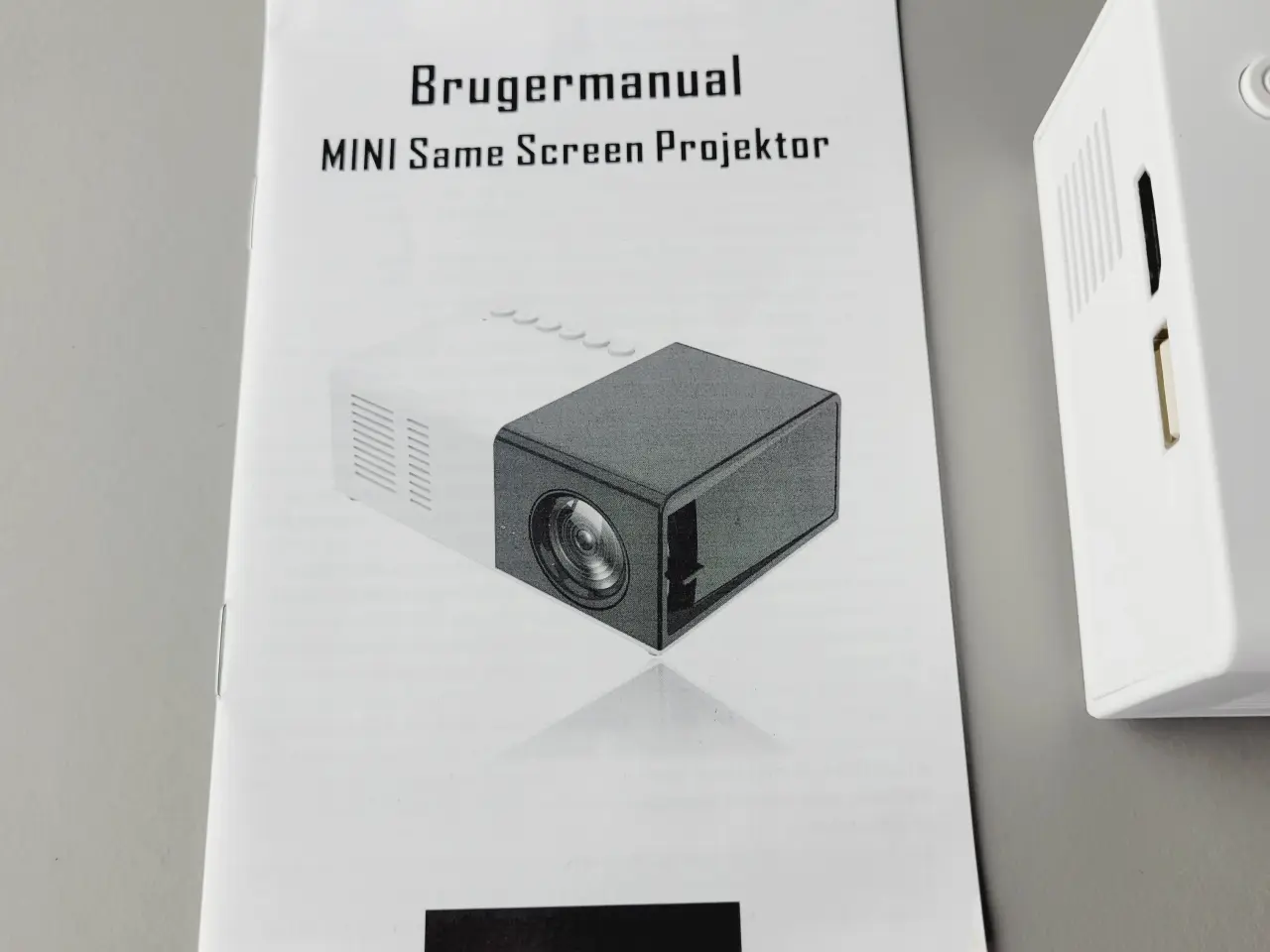 Billede 4 - ⭐️. 🎥 HD LED Mini Projektor – Kompakt og Effektiv