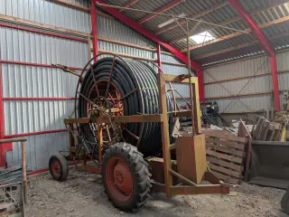 Donslund vandingsmaskine med 350 m 90 mm slange.
