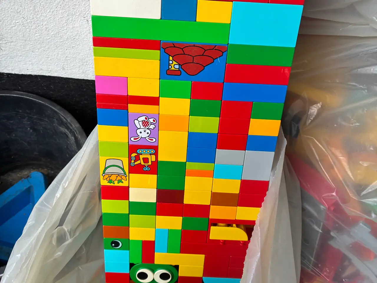 Billede 2 - 2 poser med meget duplo.