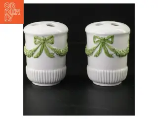 2stk Beringgård porcelænsvaser med grønne bånd. (str. 11 x 8 cm)