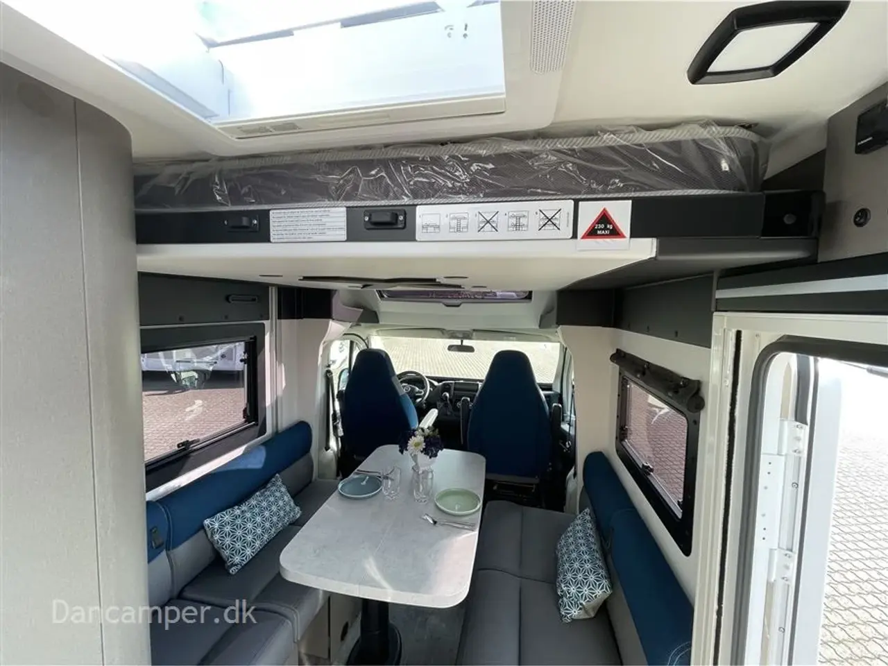 Billede 22 - 2024 - Chausson X650 Exclusive line   TILBUDSPRIS kr. 999.900,- SPAR kr. 50.000,- Camper med stor Lounge og siddegruppe, 9-trins automatgear, sænkeseng, stor garage, specialfælge, Connect- og X-tilbehørspakke ,