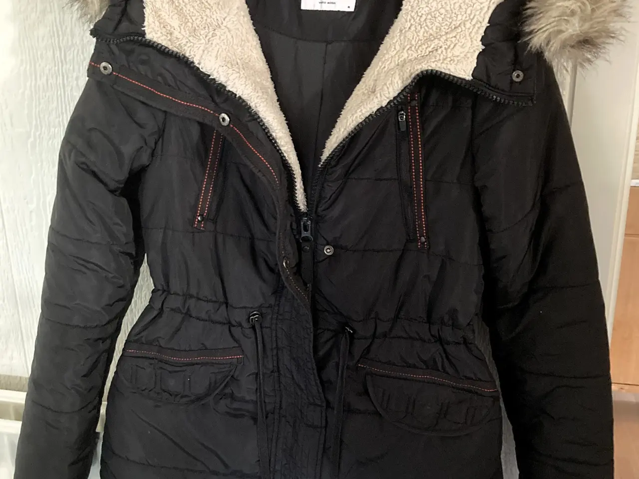 Billede 1 - Vero Moda frakke med hat str. M