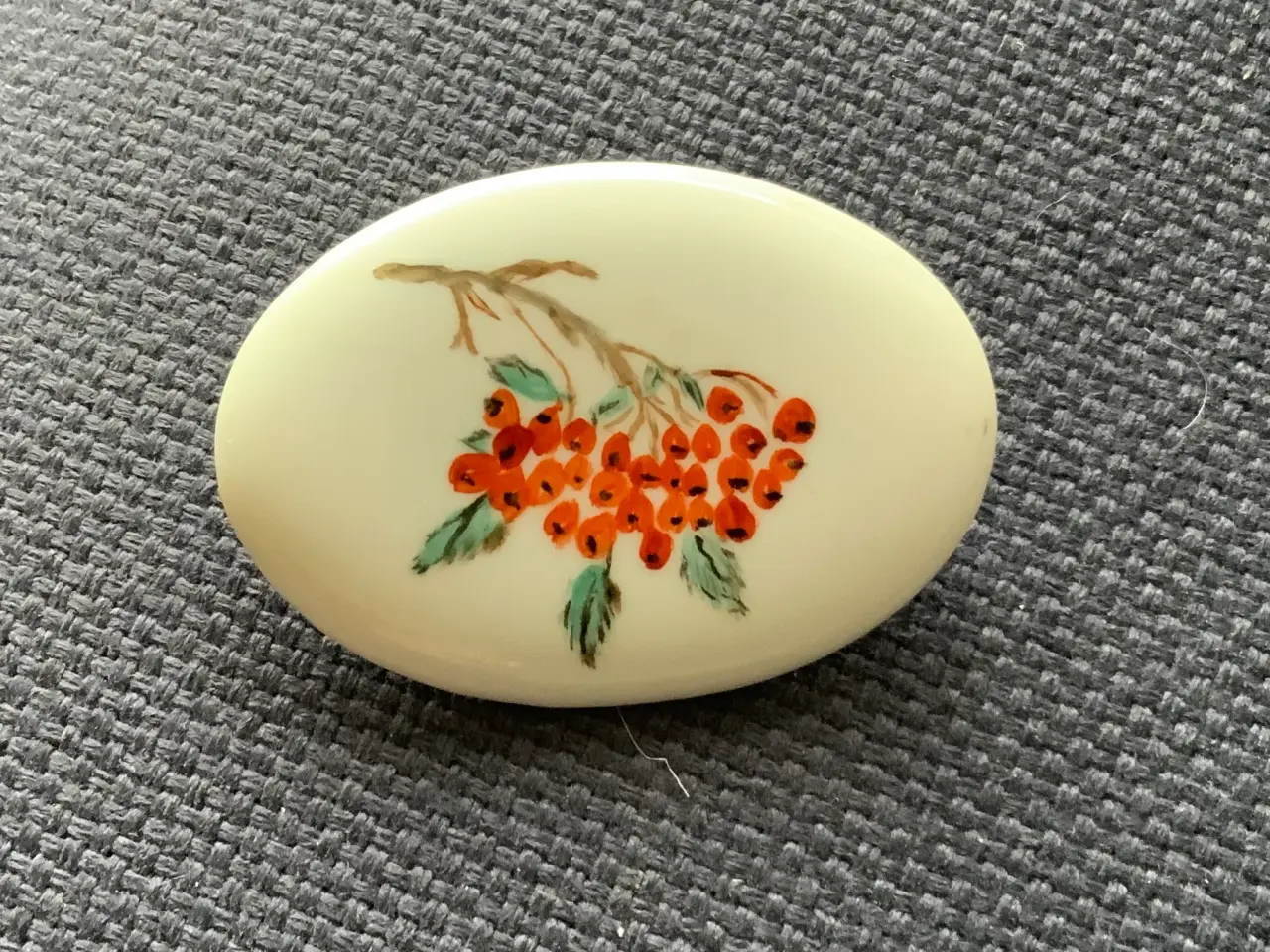 Billede 1 - Håndmalet Porcelæns broche