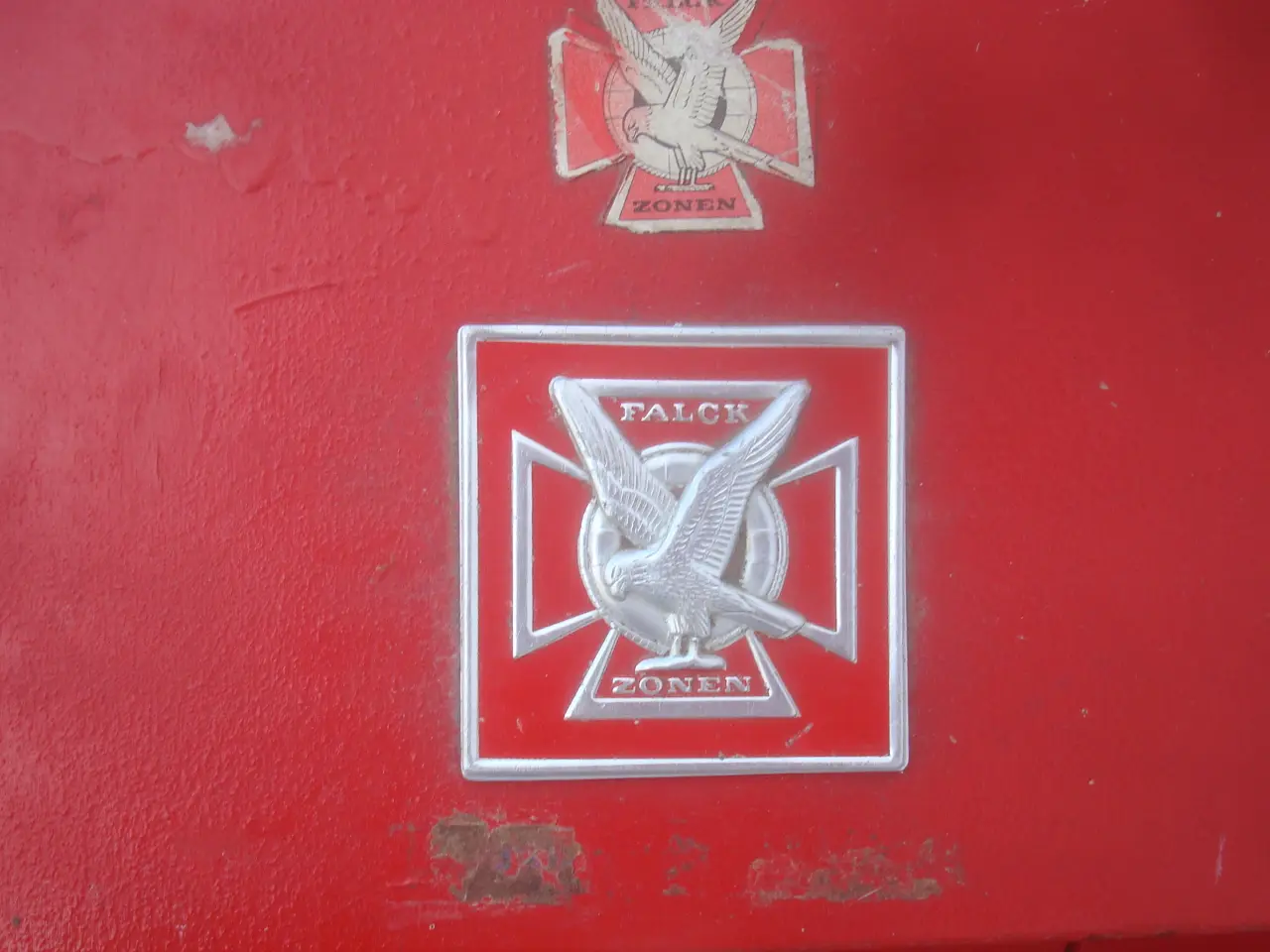 Billede 3 - FALCKSTATION , anslået 85 år GL, m/4 GARAGEPORTE,