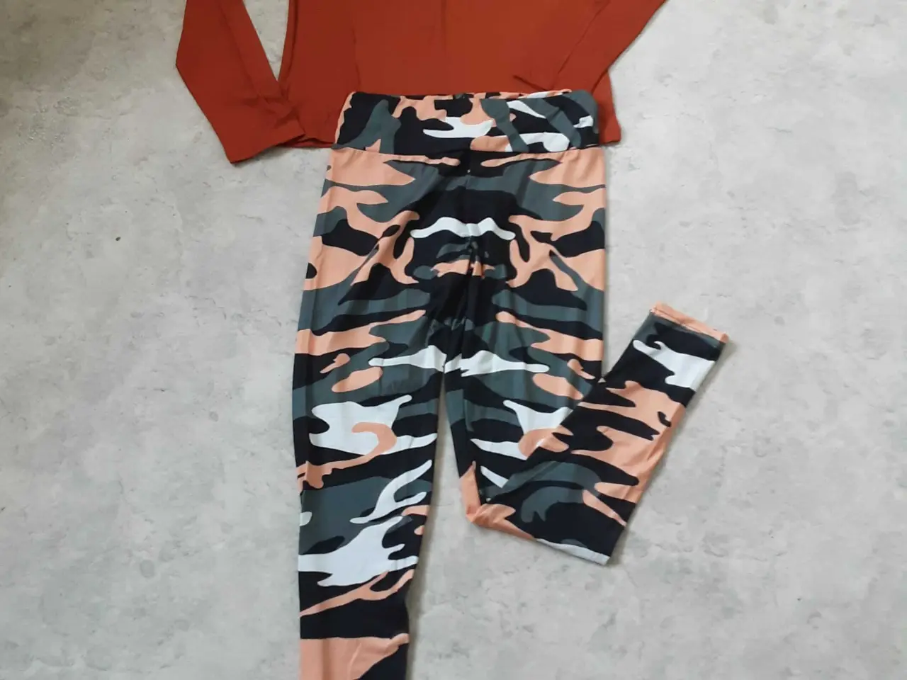 Billede 1 - Orange army sæt. Str. M. 