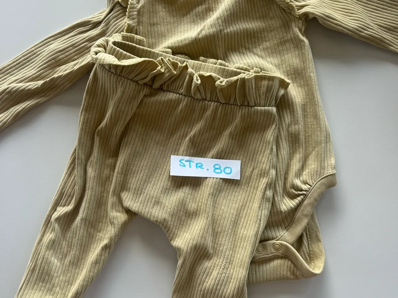 Billede 2 - Babytøj størrelse 80
