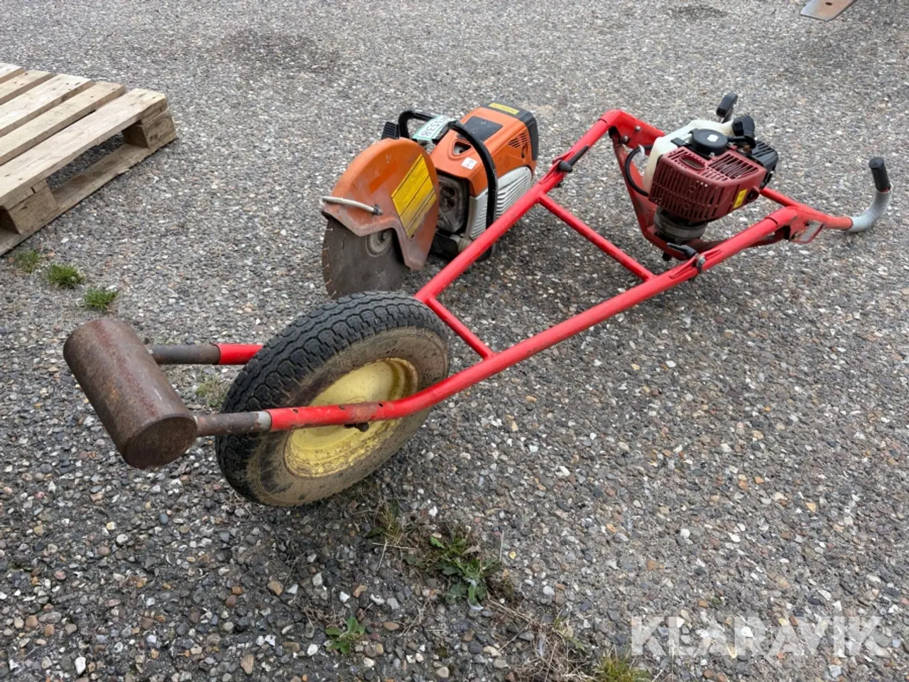 Billede 1 - Jordboremaskine og kapsav Stihl og Pflanzfuch 2 styk