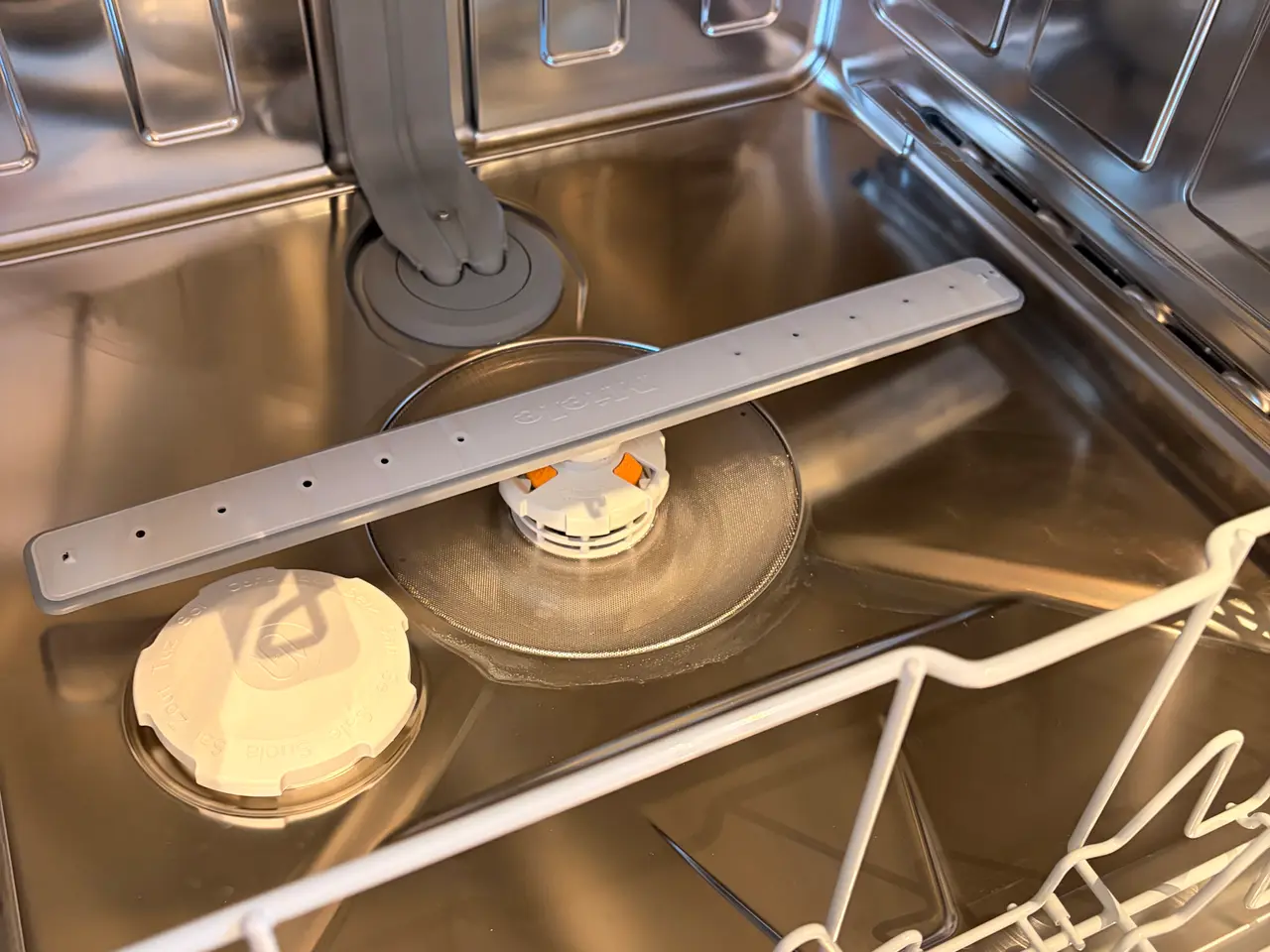 Billede 3 - Miele opvaskemaskine gives væk