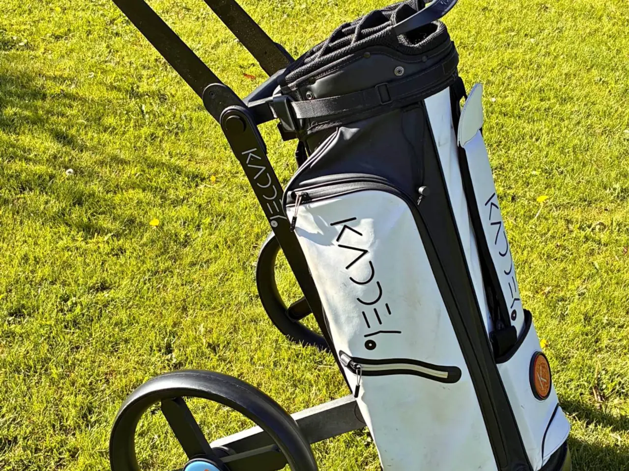 Billede 1 - Kaddey 2-hjulet golftrolley inkl. Kaddey bag – flo