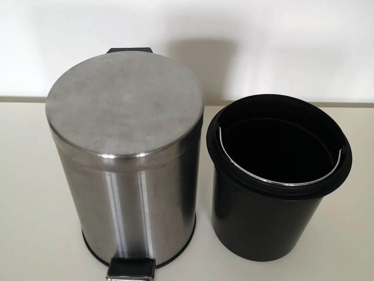 Billede 5 - Toalettpapirholder med toalettbørste, ny