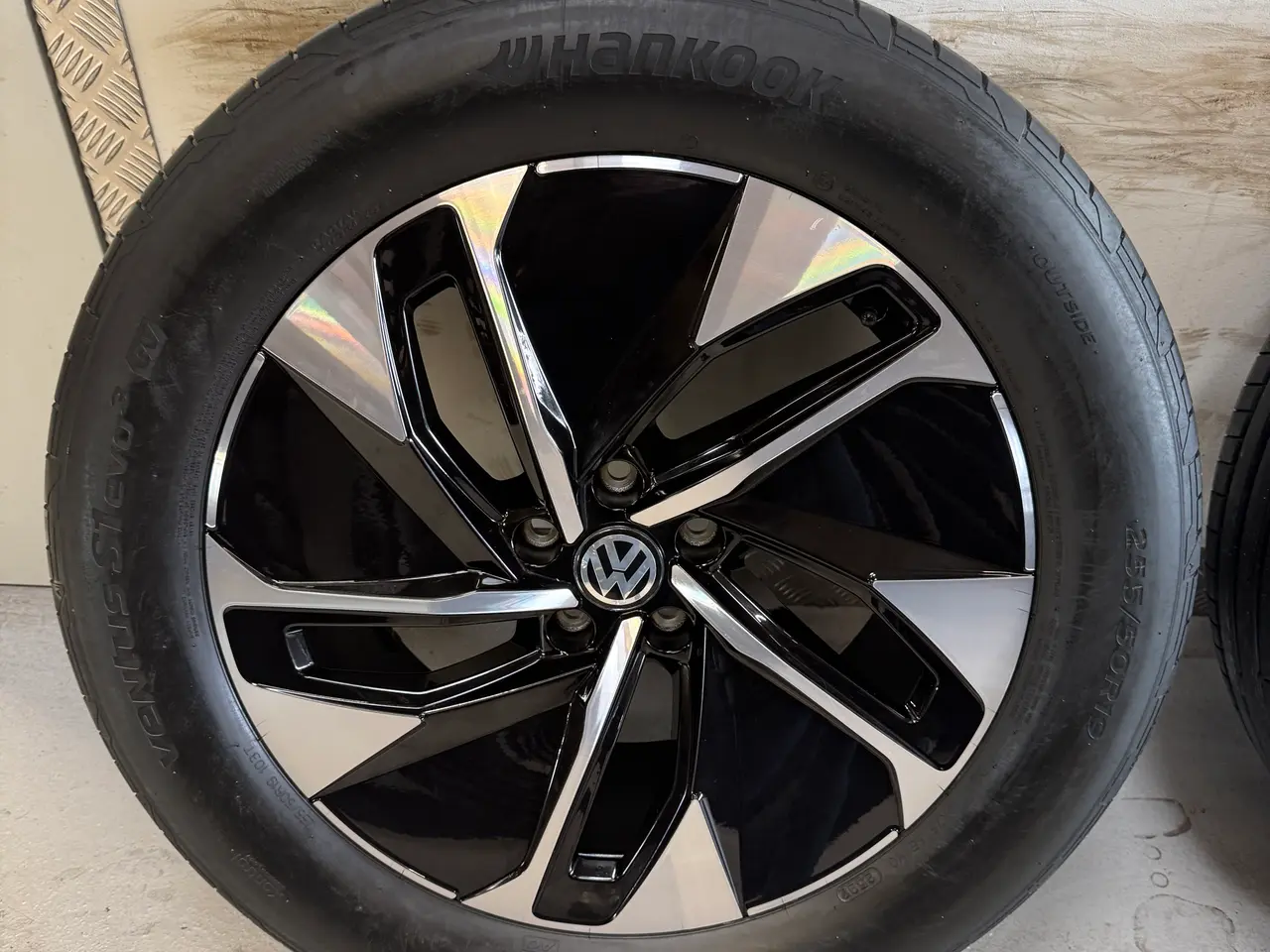 Billede 3 - Originale 19” vw id4 alufælge med hankook sommerdæ