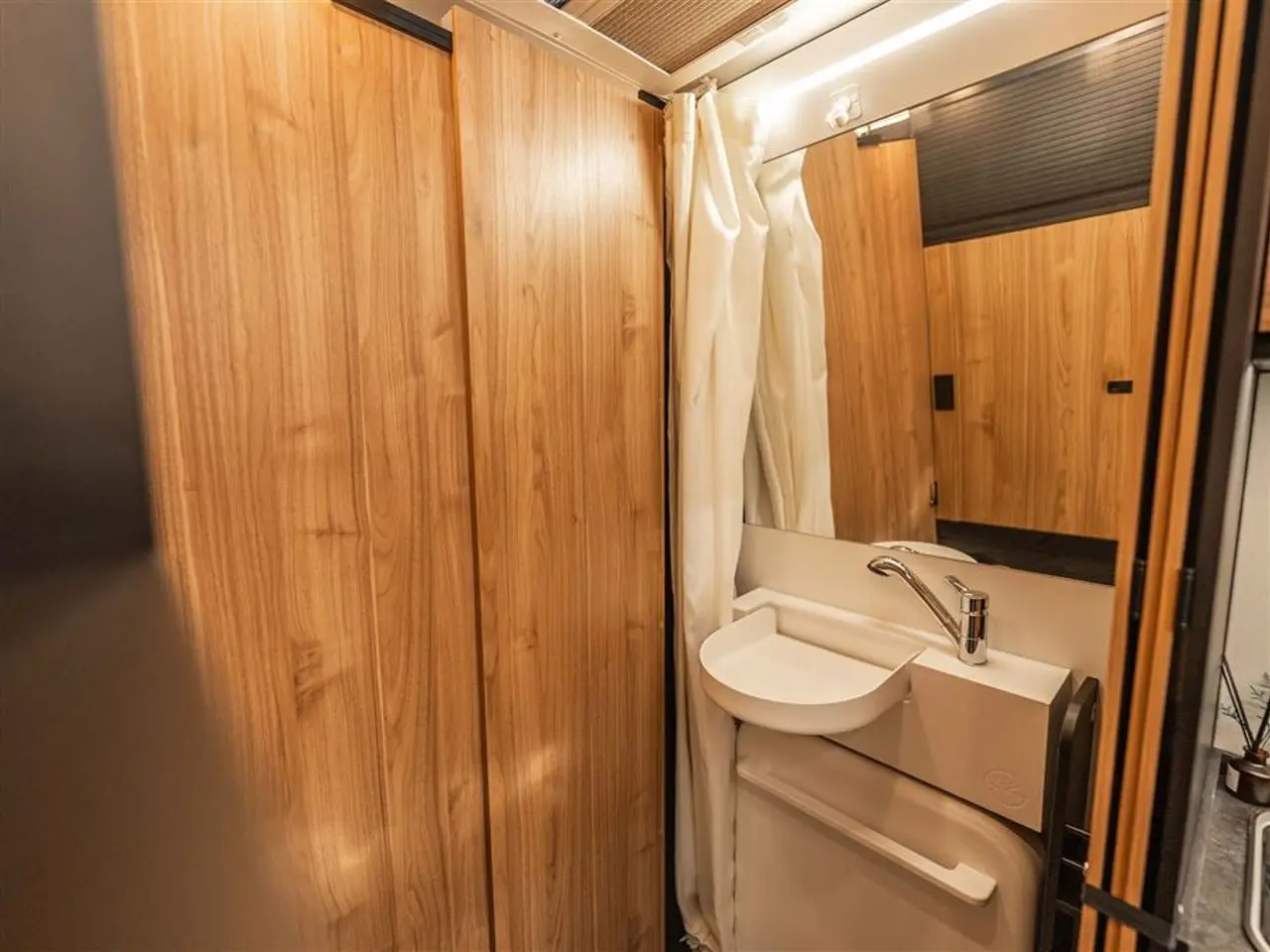 Billede 22 - 2026 - FURGOK X-LOUNGE 640+ LUKSUS VAN