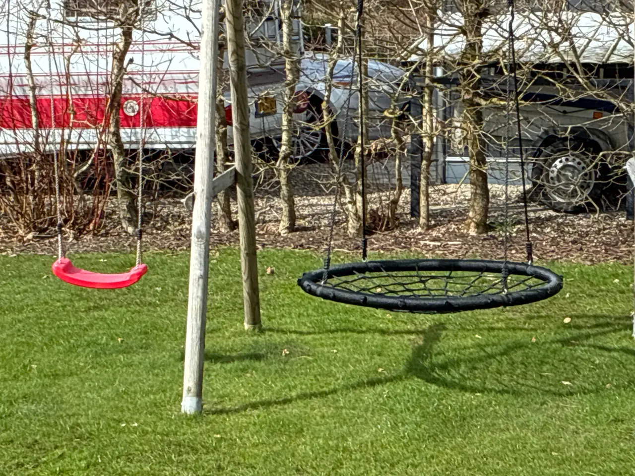 Billede 2 - Gyngestativ med redegynge og Fundamentet