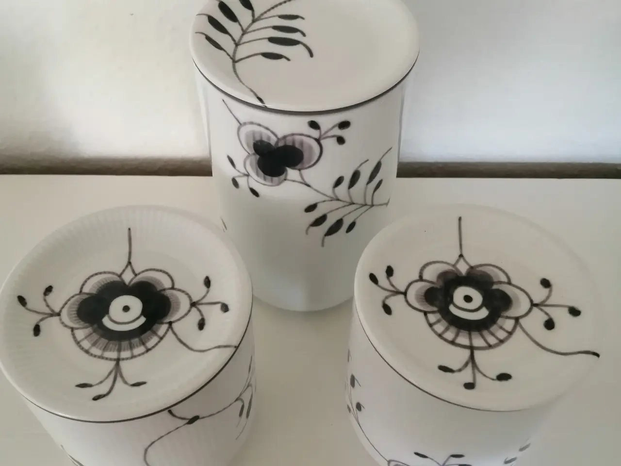 Billede 2 - Royal Copenhagen mega sort krukke
