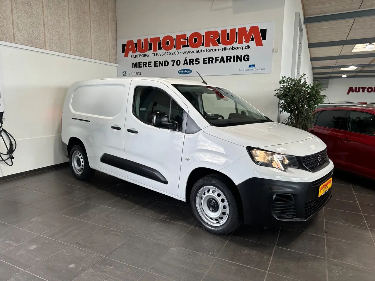 Billede 1 - Peugeot Partner 1,5 BlueHDi 130 L2V2 Plus Pro EAT8 Van