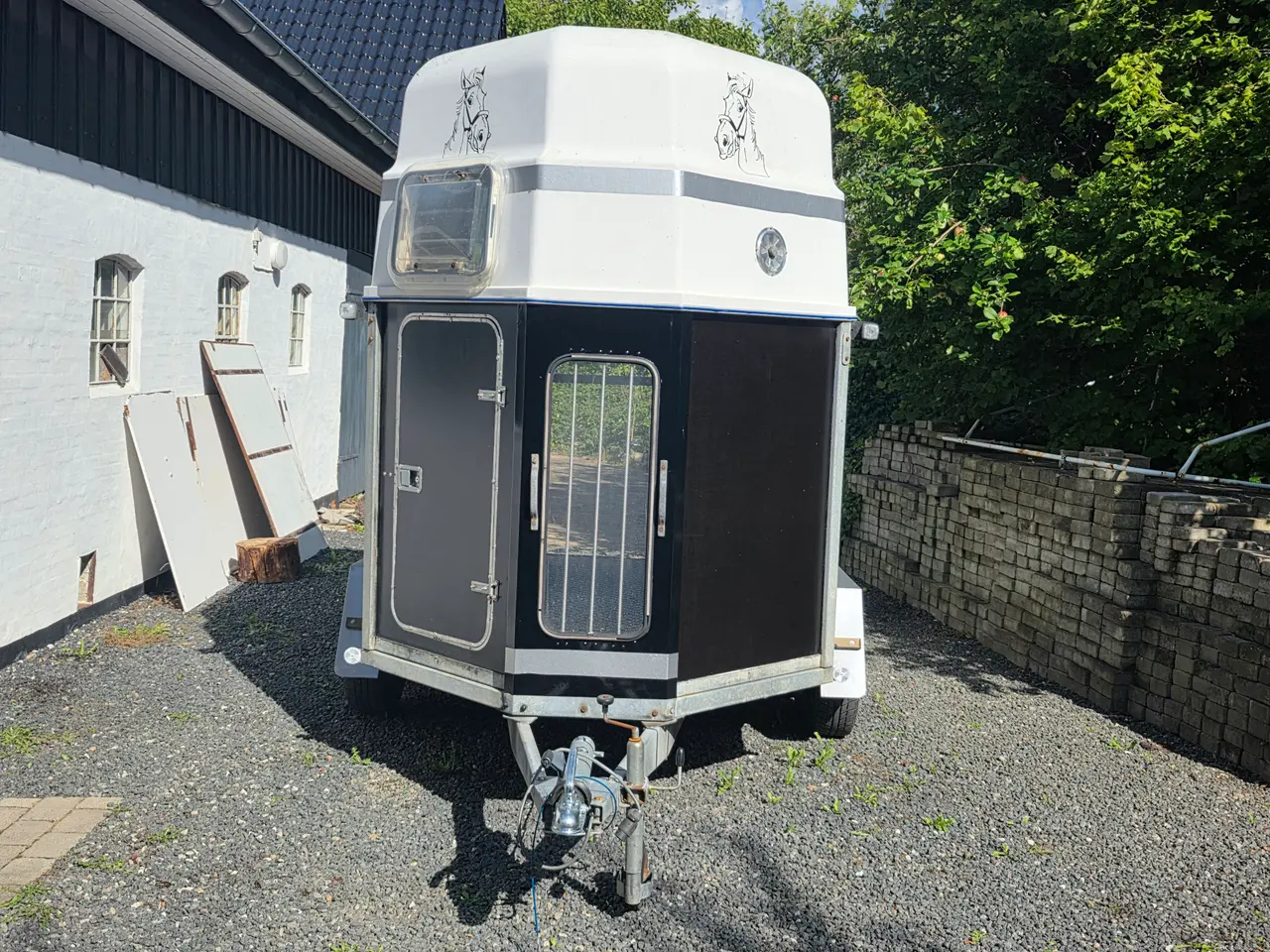 Billede 2 - Nysynet, ny-renoveret veteran hestetrailer