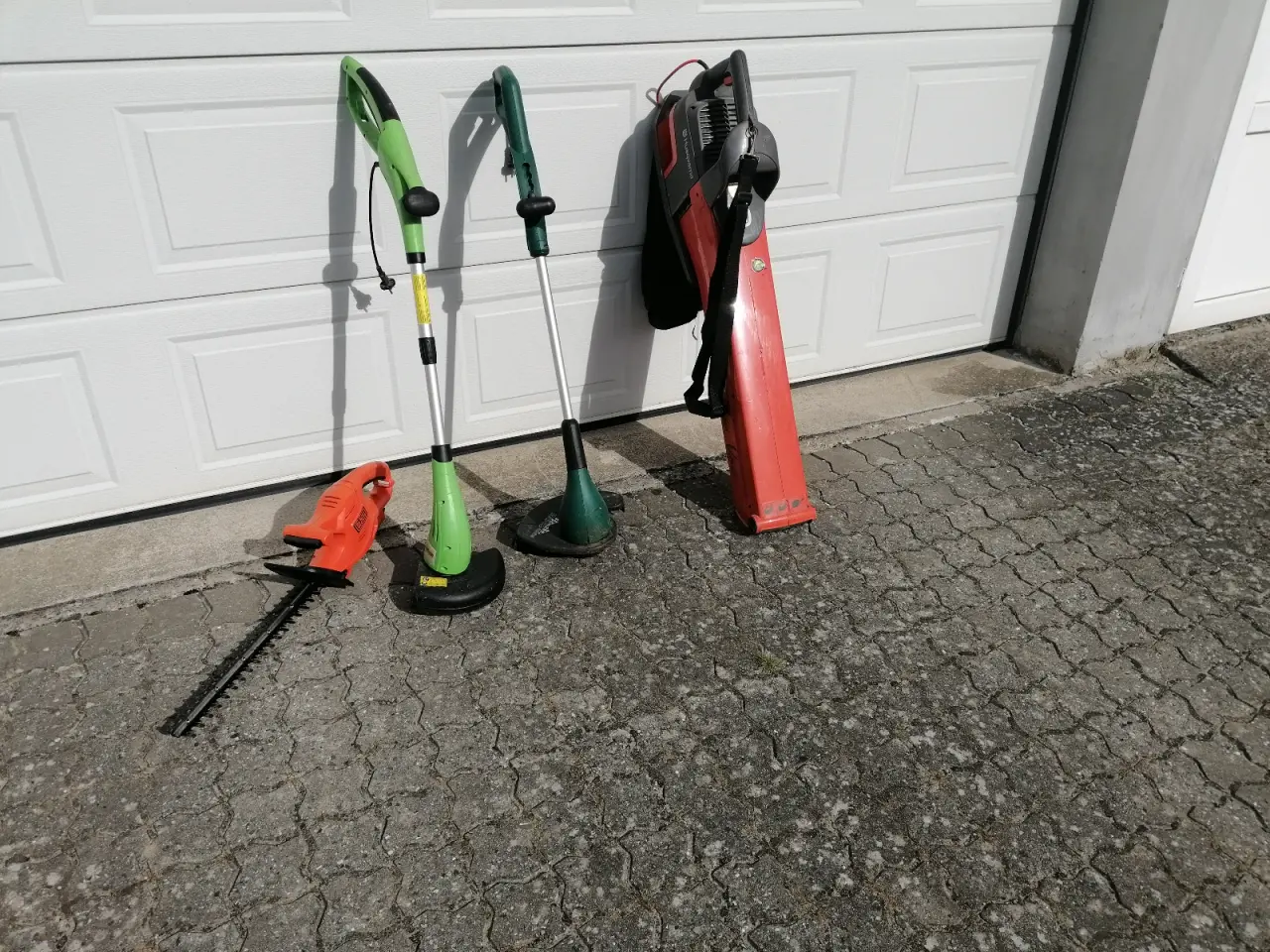 Billede 1 - Græstrimmer, Hækkeklipper, Løvsuger / -Blæser
