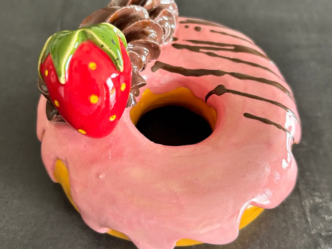 Billede 3 - Donuts håndlavet i keramik.