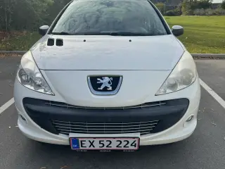 PEUGEOT 206 + 1,4 HDI 68 HK 5-D