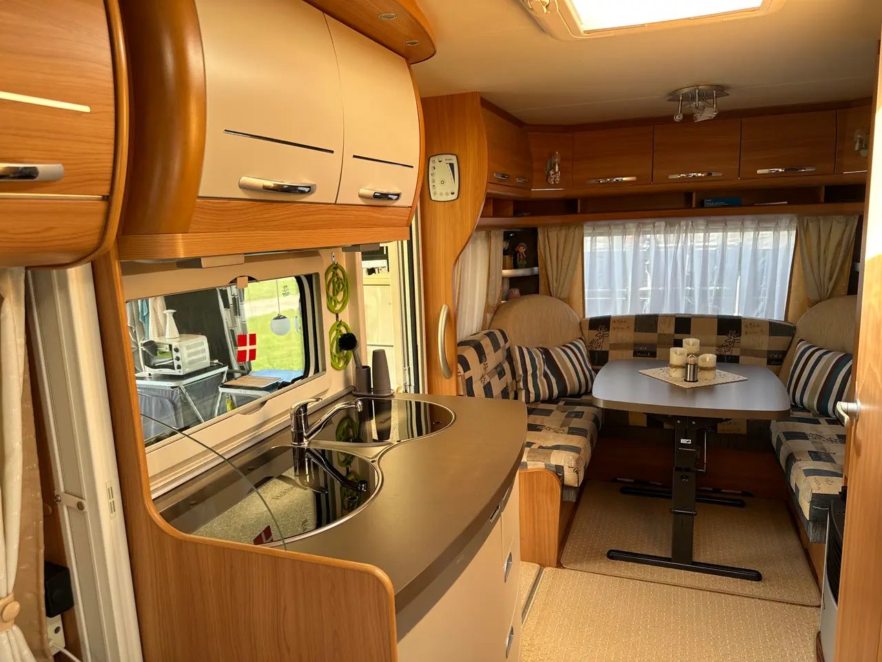 Billede 9 - Hobby De Luxe Campingvogn med tilbehør