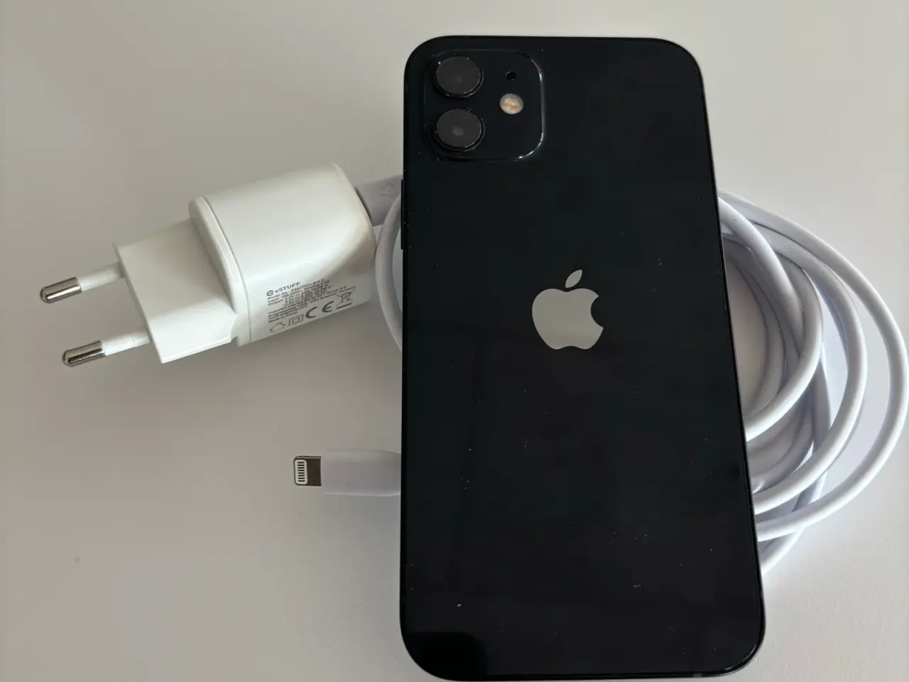 Billede 4 - Velholdt iPhone 12 64gb