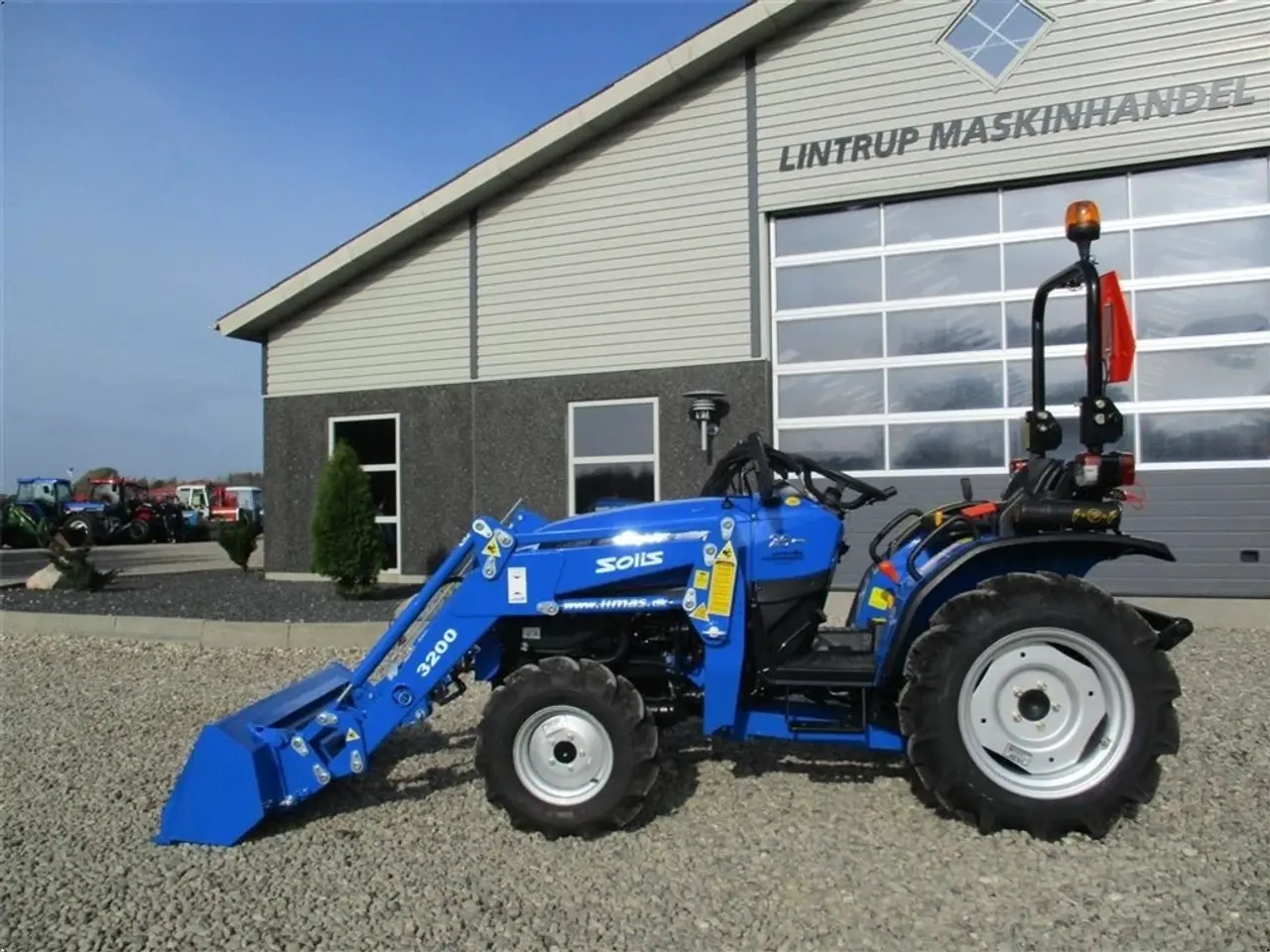 Billede 1 - Solis S26 6+2 gearmaskine med Fuldhydraulisk frontlæsser