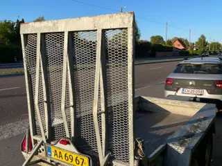 Brenderup maskintrailer med rampe og dobbeltaksel