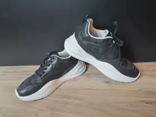 Guess sneakers
