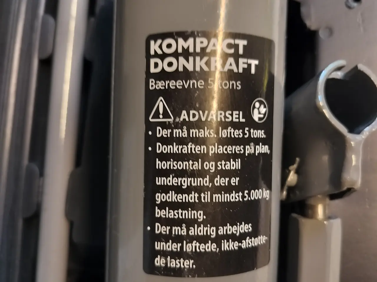 Billede 4 - Flaske donkraft 5 Tons i kuffert. 
