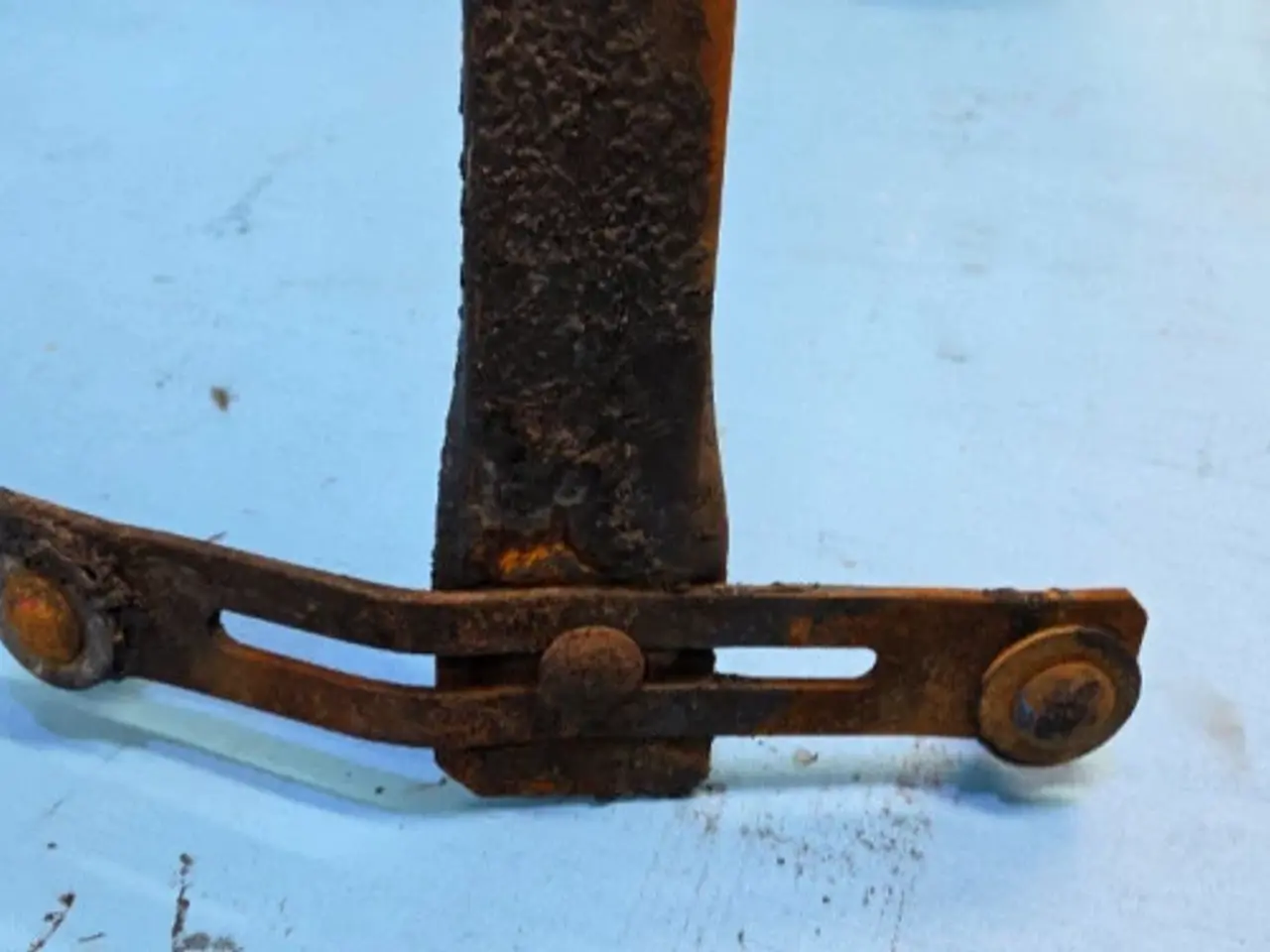 Billede 4 - Case Maxxum 150 Hjulskærm Beslag L. 47802229