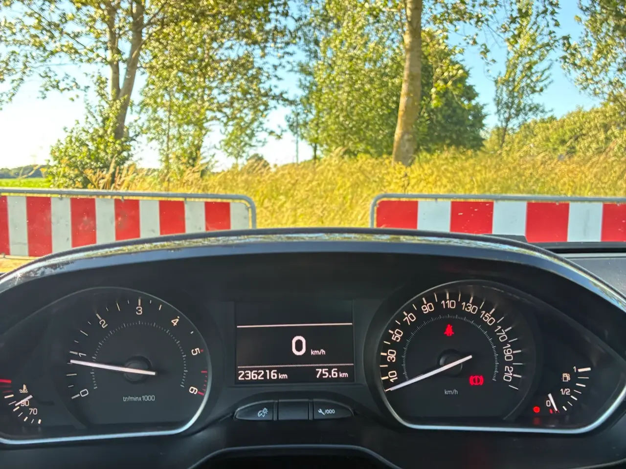 Billede 10 - Super flot og velholdt Peugeot 208