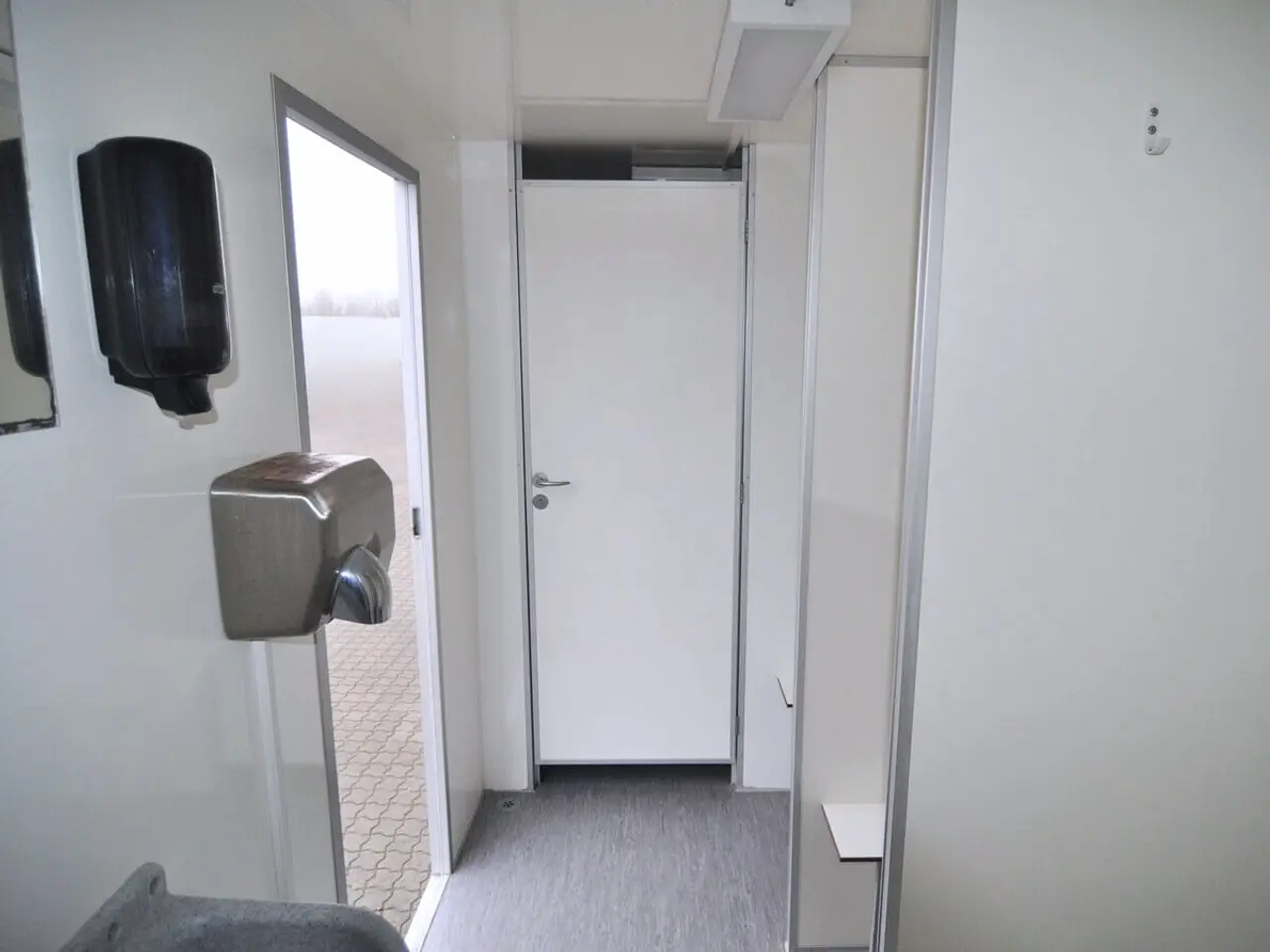 Billede 6 - Toilet-badvogn 2x4 bad med oliefyr