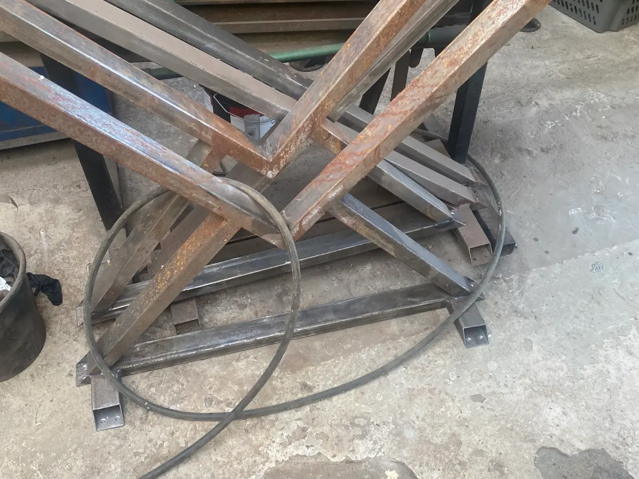 Billede 9 - Spise bord egetræ med beton epoxy