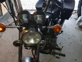 Yamaha XV 750
