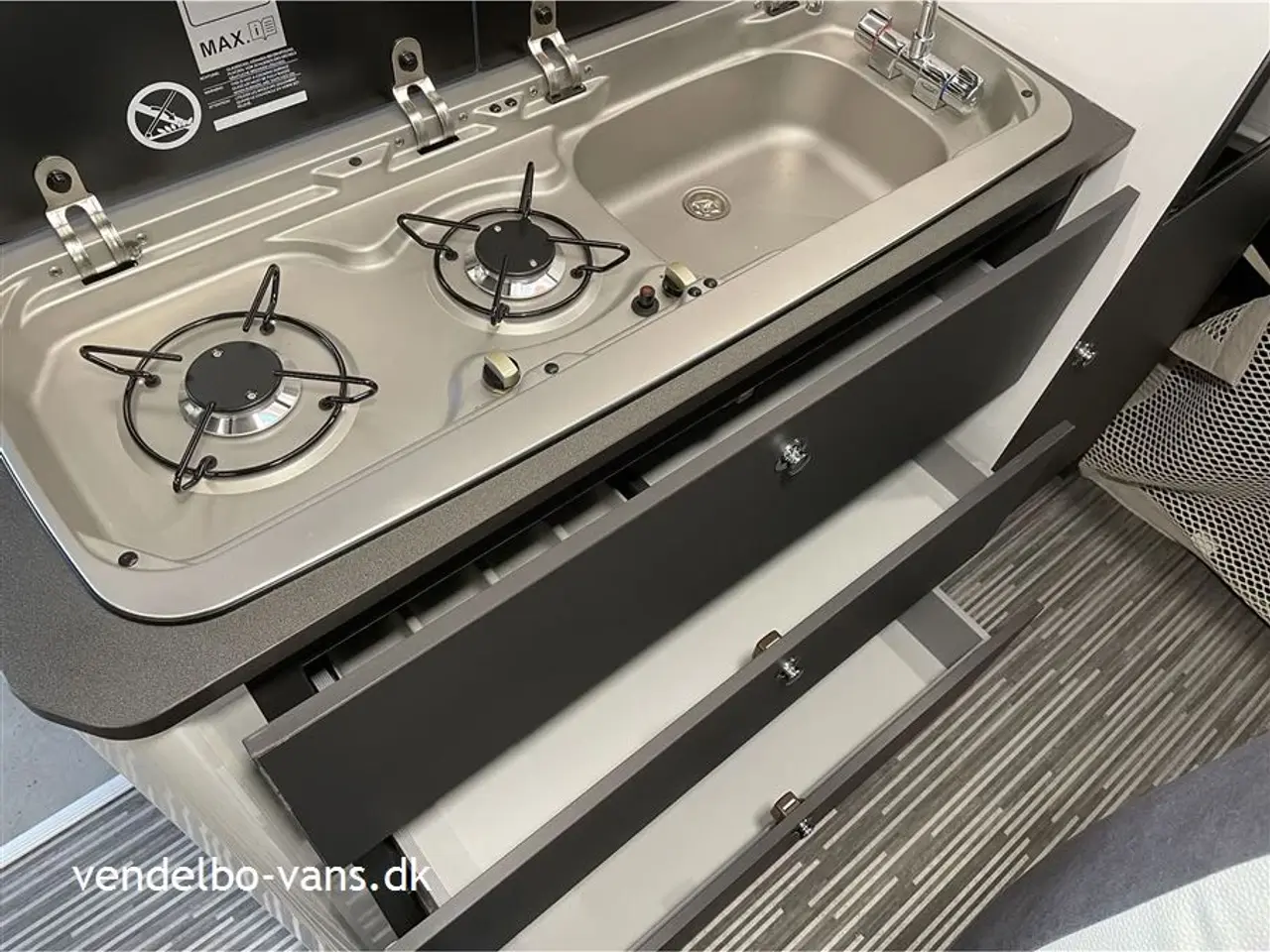 Billede 7 - 2025 - McLouis Menfys Van 03 S-Line Campervan med dobbeltseng UNDER 6 meter