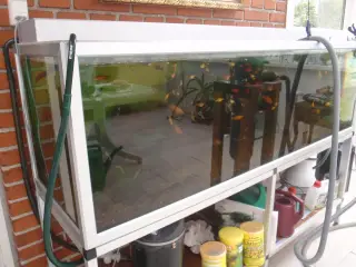 Stort akvarie 400 liters..