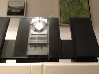 B&O radio med vægbeslag