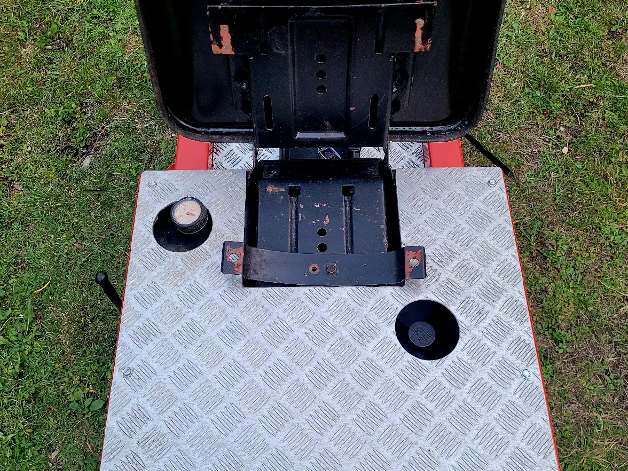 Billede 9 - Yard-Man 8hp-30" havetraktor
