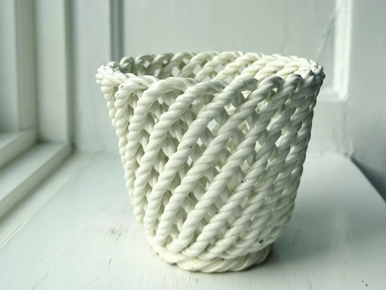 Billede 2 - Urtepotteskjuler, snoet porcelæn, NB