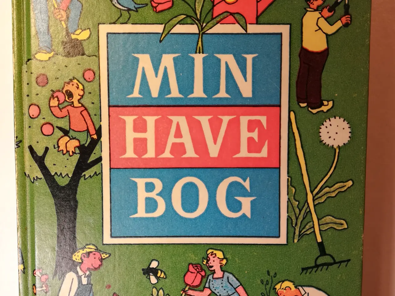 Billede 1 - MIN HAVEBOG - vidtfavnende bog om haven